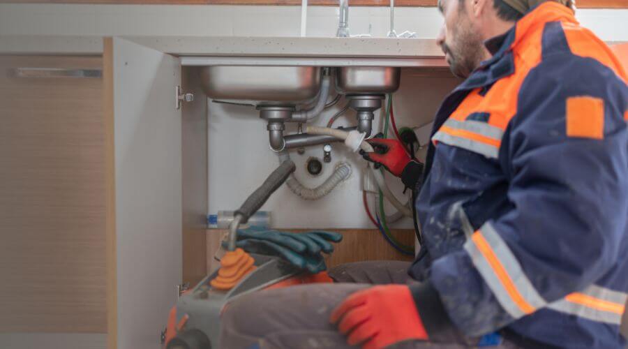Professional slab leak plumber services in Grosse Pointe, MI